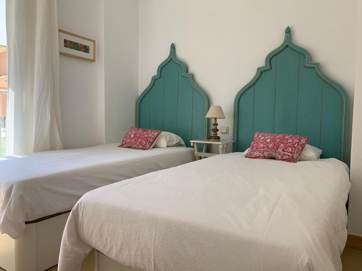 Casa 4 Habitaciones Con Jardin Y Piscina 10 Pax Захара де лос Атунес Екстериор снимка